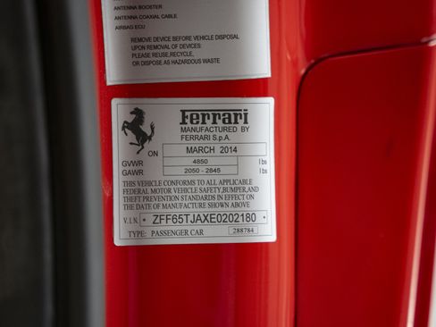 Used 2014 Ferrari California RWD image 41