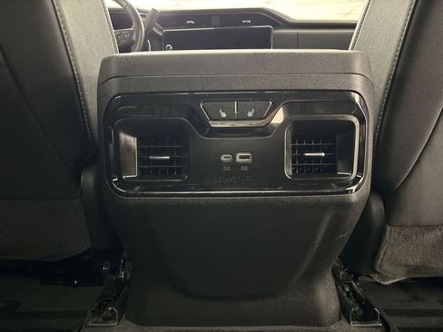 Used 2024 GMC Sierra 2500 AT4 w/ AT4 Premium Plus Package image 27