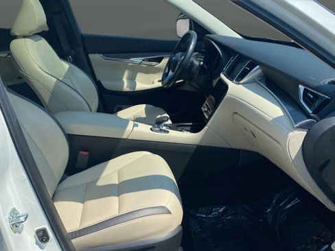 Used 2022 INFINITI QX50 Luxe AWD/4WD image 22