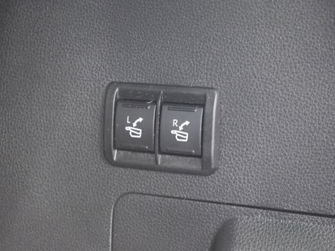 Used 2025 Toyota Sequoia Limited image 17