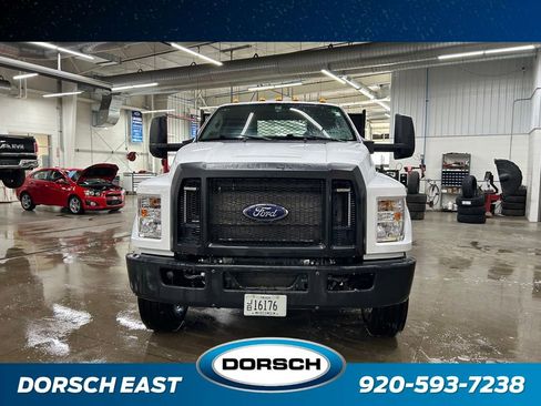 Certified 2022 Ford F750 2WD Regular Cab Super Duty image 3