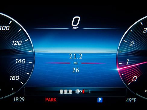 Certified 2025 Mercedes-Benz GLB 250 4MATIC image 40