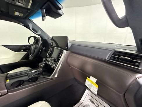 Used 2024 Lexus LX 600 4WD w/ Appearance Package image 34