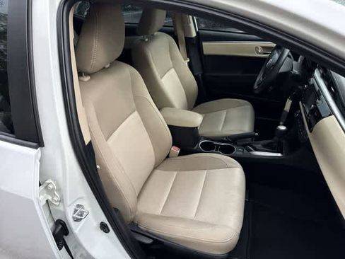 Used 2015 Toyota Corolla LE FWD image 19