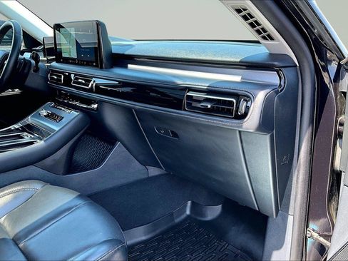 Used 2025 Lincoln Aviator AWD image 18