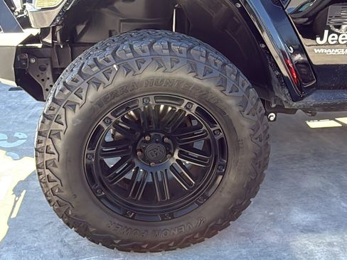 Certified 2020 Jeep Wrangler Unlimited Sahara w/ LED Lighting Group image 19