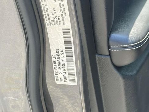 Used 2023 Jeep Grand Cherokee L Laredo AWD/4WD image 12