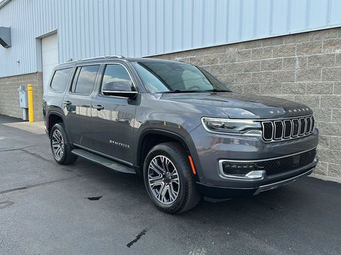 Used 2022 Jeep Wagoneer Series III w/ Convenience Group I AWD/4WD image 3