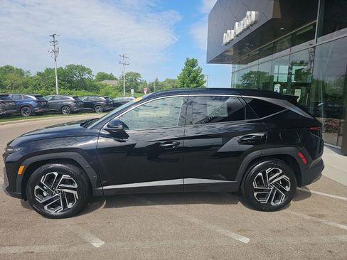 Certified 2025 Hyundai Tucson Limited FWD image 2