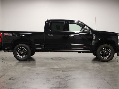 Used 2024 Ford F350 Platinum w/ FX4 Off-Road Package AWD/4WD image 9