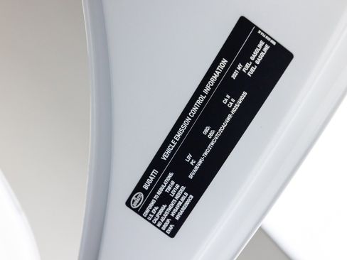 Used 2021 Bugatti Chiron Pur Sport image 96