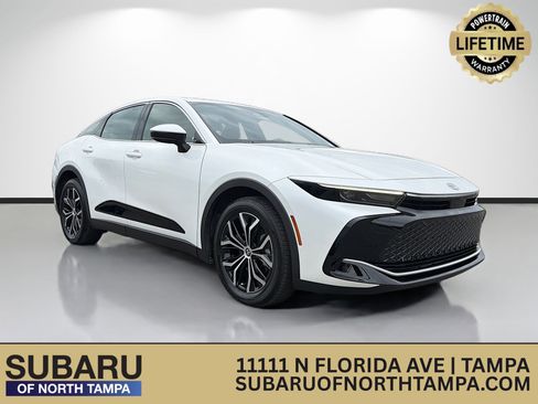 Used 2023 Toyota Crown Limited image 1