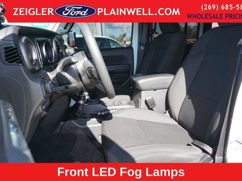 Used 2023 Jeep Wrangler Unlimited AWD/4WD image 16