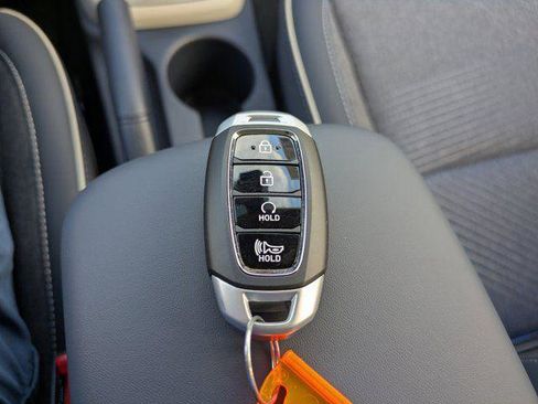 New 2025 Hyundai Venue Limited image 25