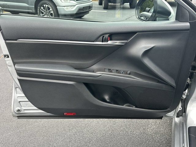 Used 2022 Toyota Camry LE w/ Convenience Package FWD image 20