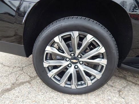 Used 2026 Chevrolet Suburban High Country w/ Sun And Tow Package image 13