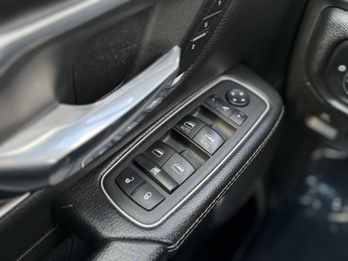 Used 2022 RAM 1500 Laramie w/ Sport Appearance Package AWD/4WD image 9
