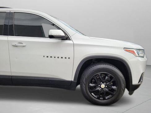 Used 2021 Chevrolet Traverse LT image 19