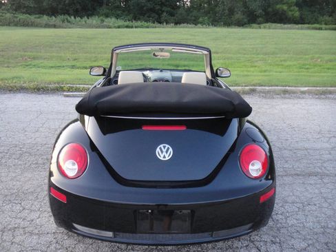 Used 2008 Volkswagen Beetle SE image 18