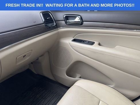 Used 2021 Jeep Grand Cherokee Overland AWD/4WD image 14