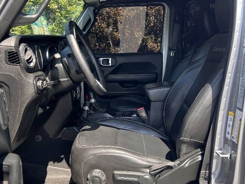 Used 2018 Jeep Wrangler Unlimited Sahara AWD/4WD image 13