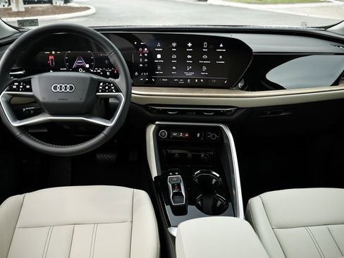 New 2025 Audi Q5 2.0T Premium image 26