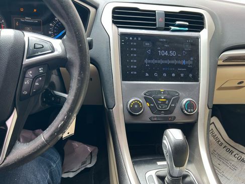 Used 2016 Ford Fusion SE w/ Equipment Group 202A FWD image 20