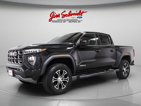 Used 2024 GMC Canyon AT4 w/ Technology Package AWD/4WD image 3