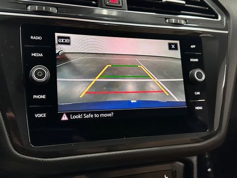 Used 2022 Volkswagen Tiguan SE FWD image 22