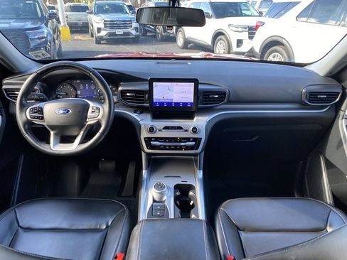 Used 2021 Ford Explorer XLT w/ Equipment Group 202A image 2