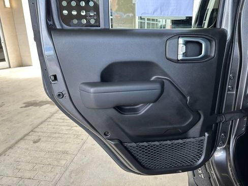 Used 2025 Jeep Gladiator Sport AWD/4WD image 27