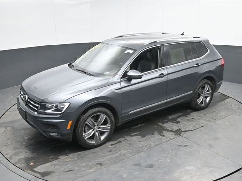 Used 2020 Volkswagen Tiguan SEL w/ 3rd Row Seat Package image 42