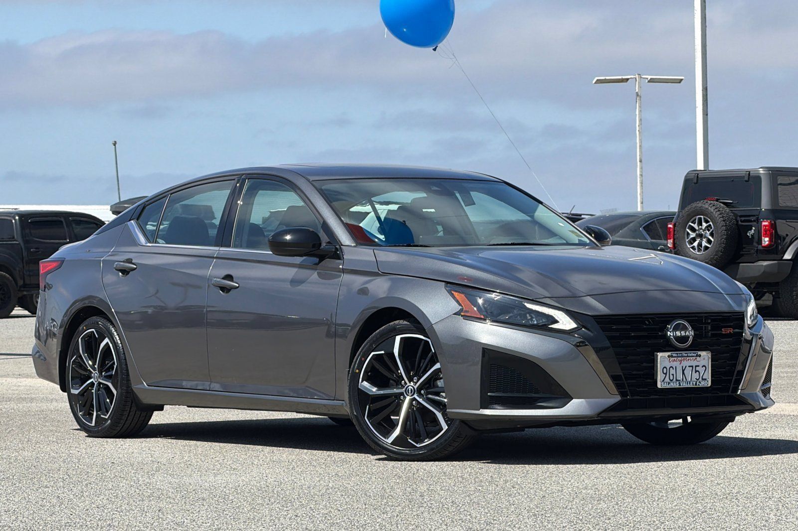 Used 2023 Nissan Altima 2.5 SR w/ SR Premium Package FWD image 2