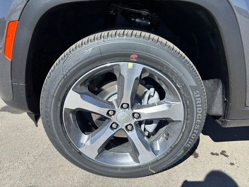 New 2026 Jeep Grand Cherokee Limited AWD/4WD image 10