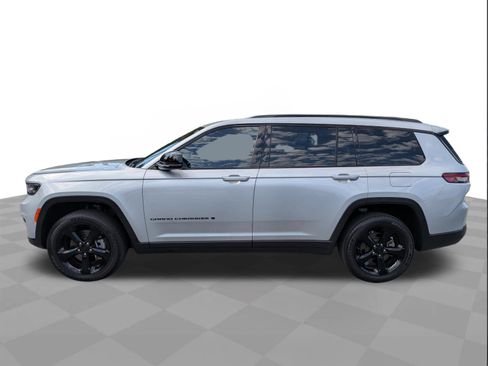 Used 2023 Jeep Grand Cherokee L Laredo AWD/4WD image 7