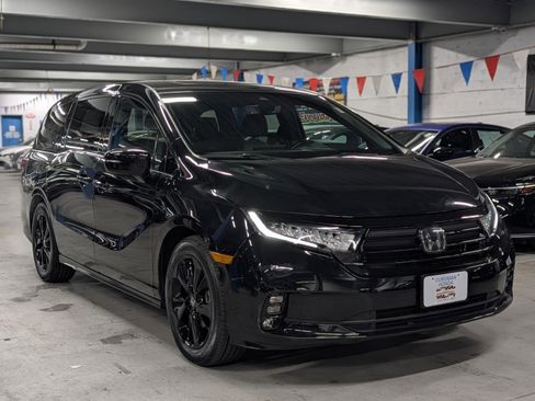 Used 2023 Honda Odyssey Sport image 1