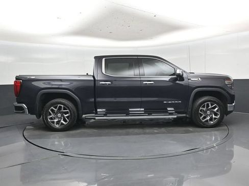 Used 2022 GMC Sierra 1500 SLT AWD/4WD image 2