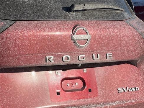 Used 2023 Nissan Rogue SV image 11