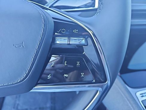 New 2026 Cadillac Vistiq Premium Luxury w/ LPO, Floor Liner Package image 20