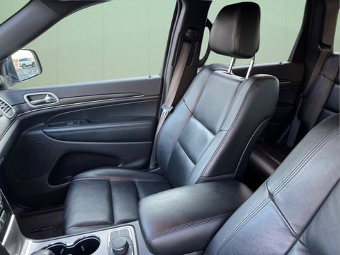 Used 2021 Jeep Grand Cherokee Limited image 7