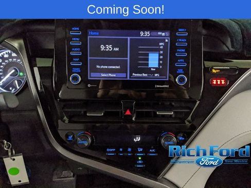 Used 2024 Toyota Camry SE image 8