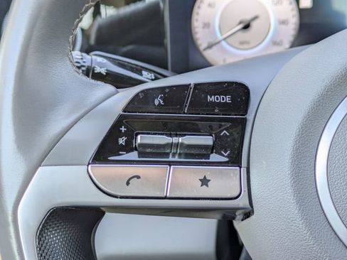 Used 2025 Hyundai Elantra SEL image 27