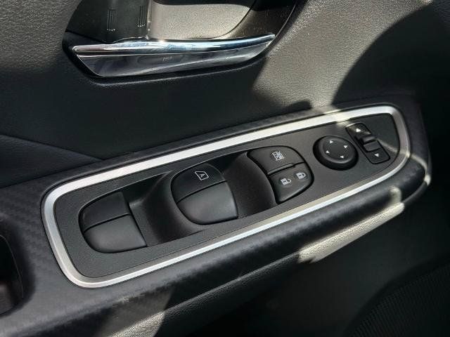 New 2025 Nissan Versa SR w/ Trunk Package FWD image 20