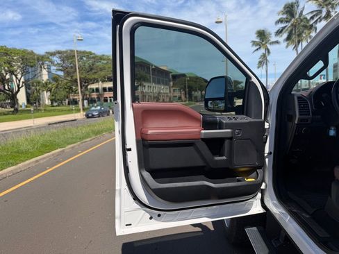 Used 2019 Ford F350 Platinum w/ Platinum Ultimate Package image 15