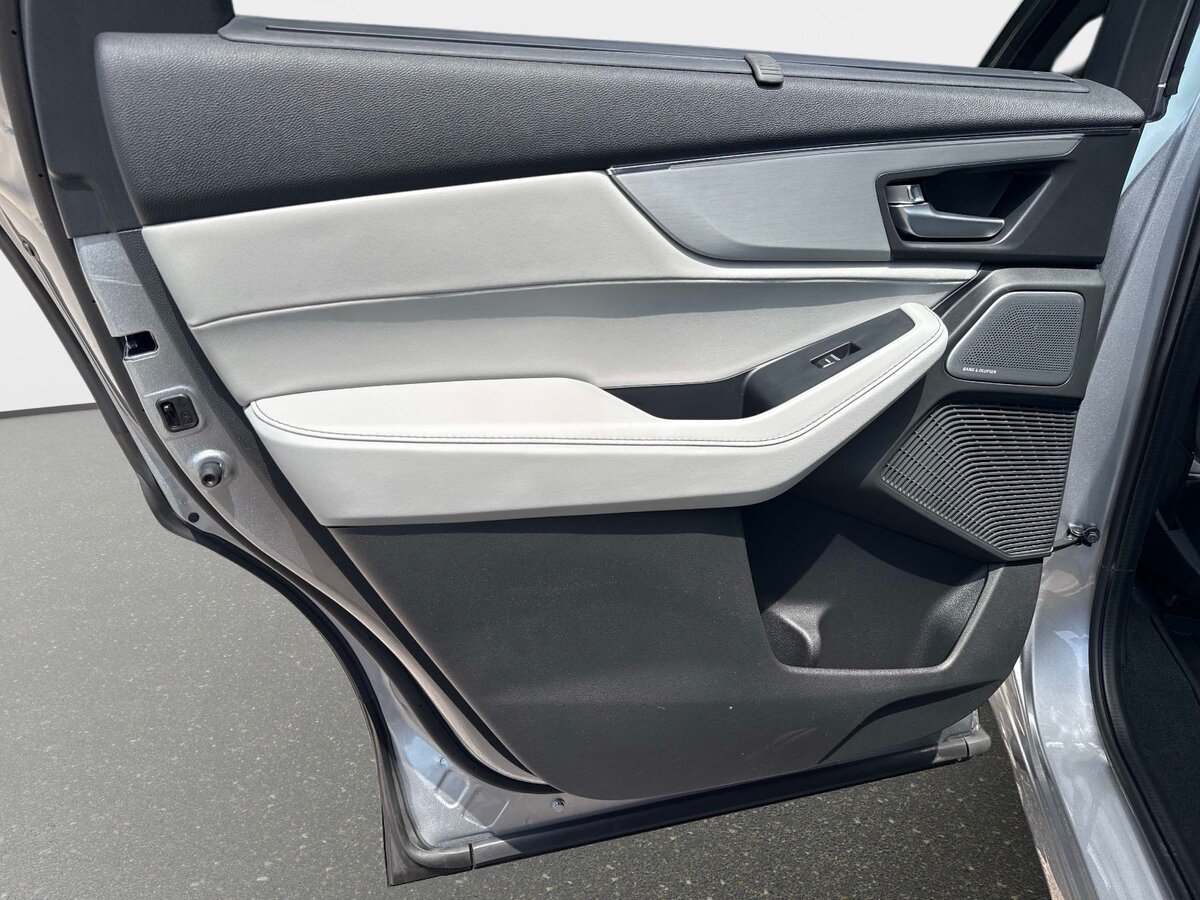Used 2026 Acura MDX w/ Technology Package FWD image 11