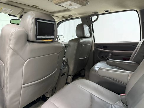 Used 2004 GMC Yukon XL Denali AWD/4WD image 16