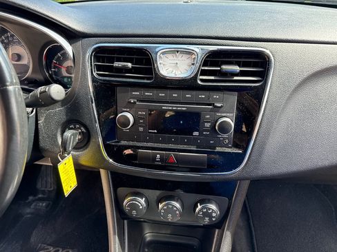 Used 2013 Chrysler 200 Touring FWD image 15