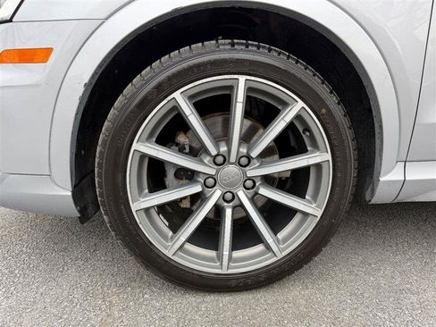 Used 2018 Audi Q3 2.0T Premium Plus w/ Premium Plus Package AWD/4WD image 16