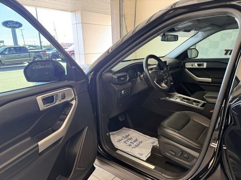 Used 2021 Ford Explorer Limited w/ Hybrid Equipment Group 310A image 12