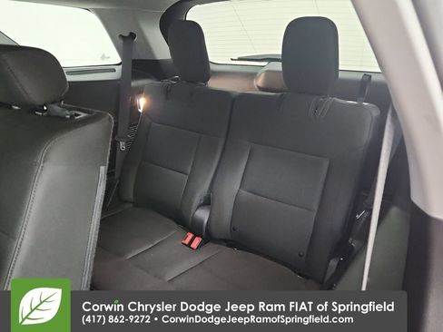 Used 2021 Ford Explorer XLT AWD/4WD image 29